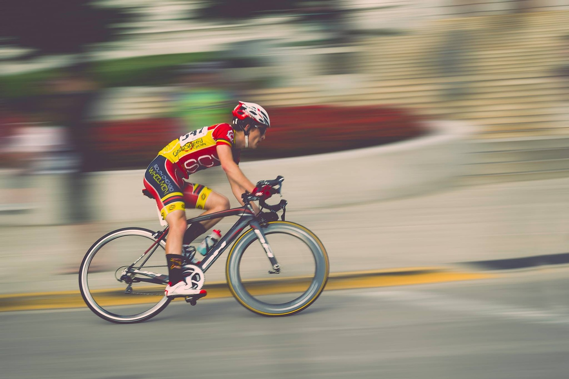 numb feet cycling cyclist in motion real cause